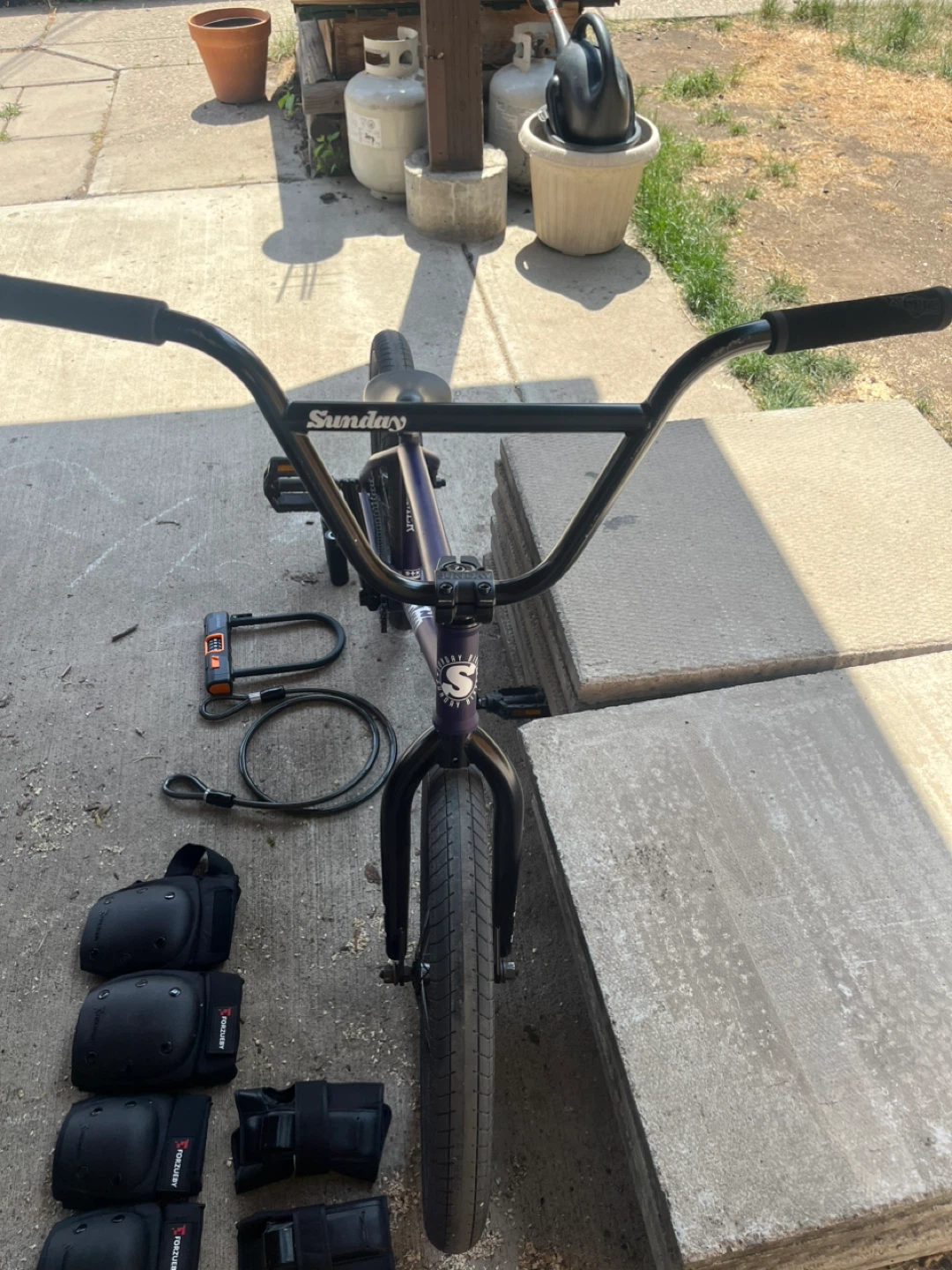 Sunday BMX Bike with Pegs, Lock, and Pads - photo 2