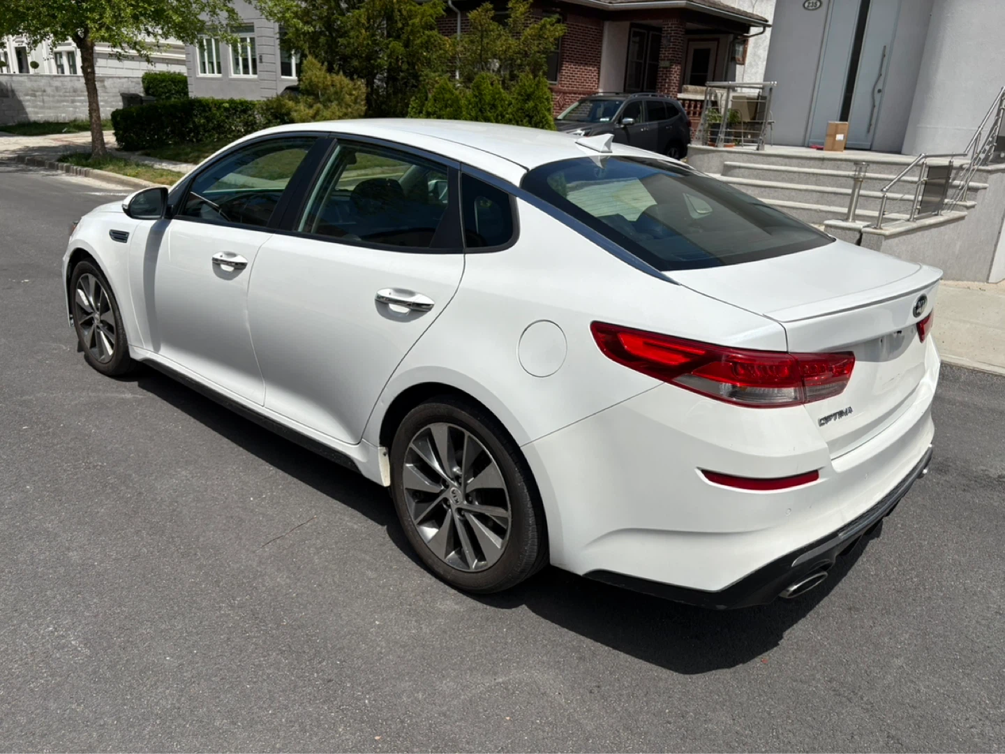 White Kia Optima Sedan - photo 3