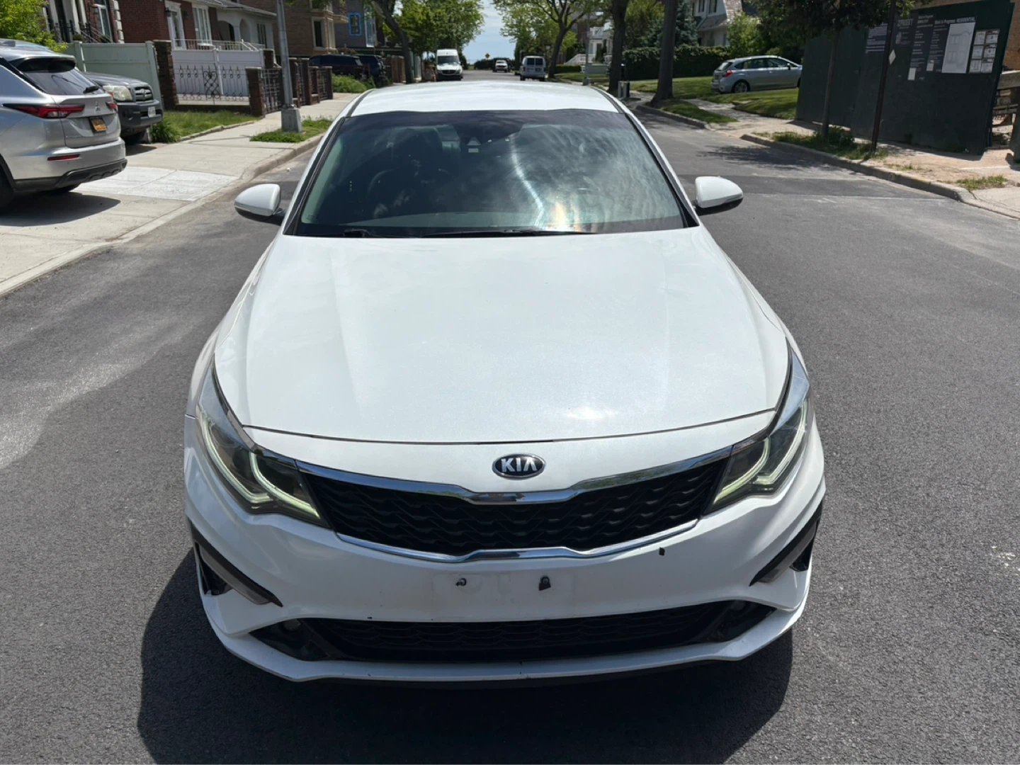 White Kia Optima Sedan - photo 2