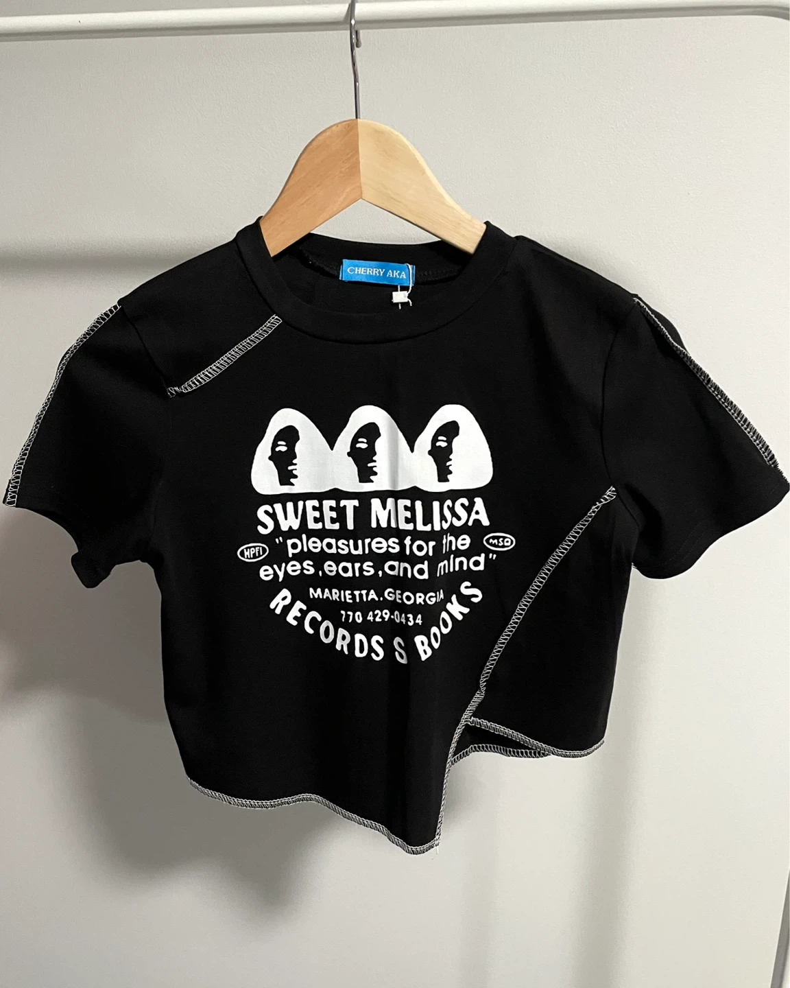 Black Graphic Crop T Shirt