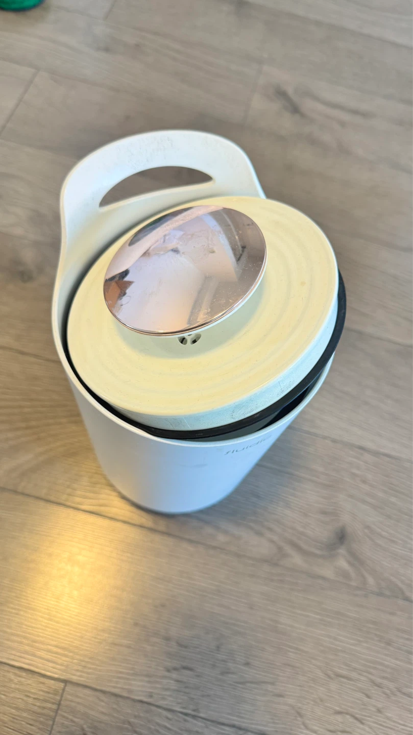 Vacuum-Seal Food Waste Bin - photo 2