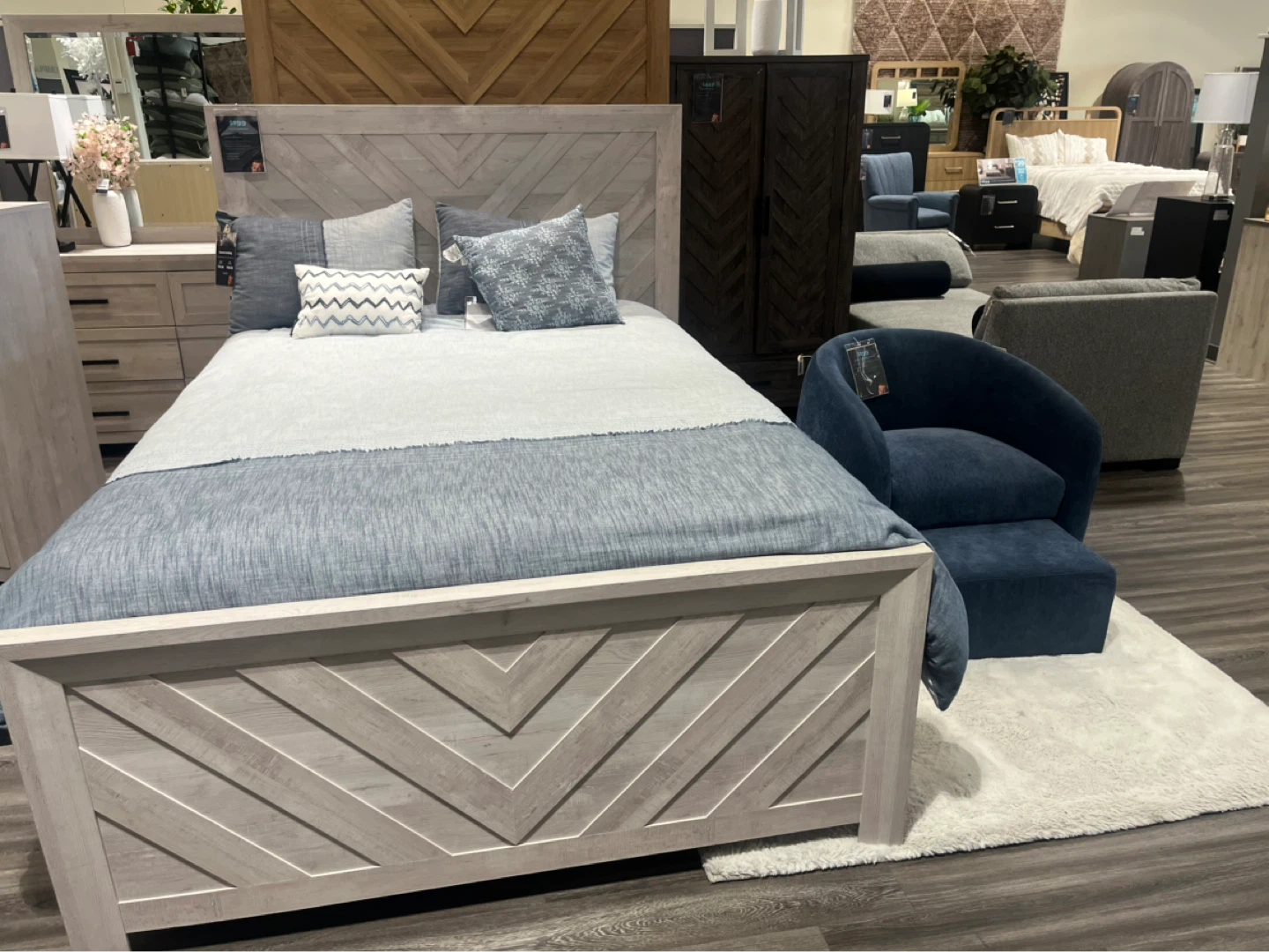 Queen Size Bed Frame - Gray - photo 2