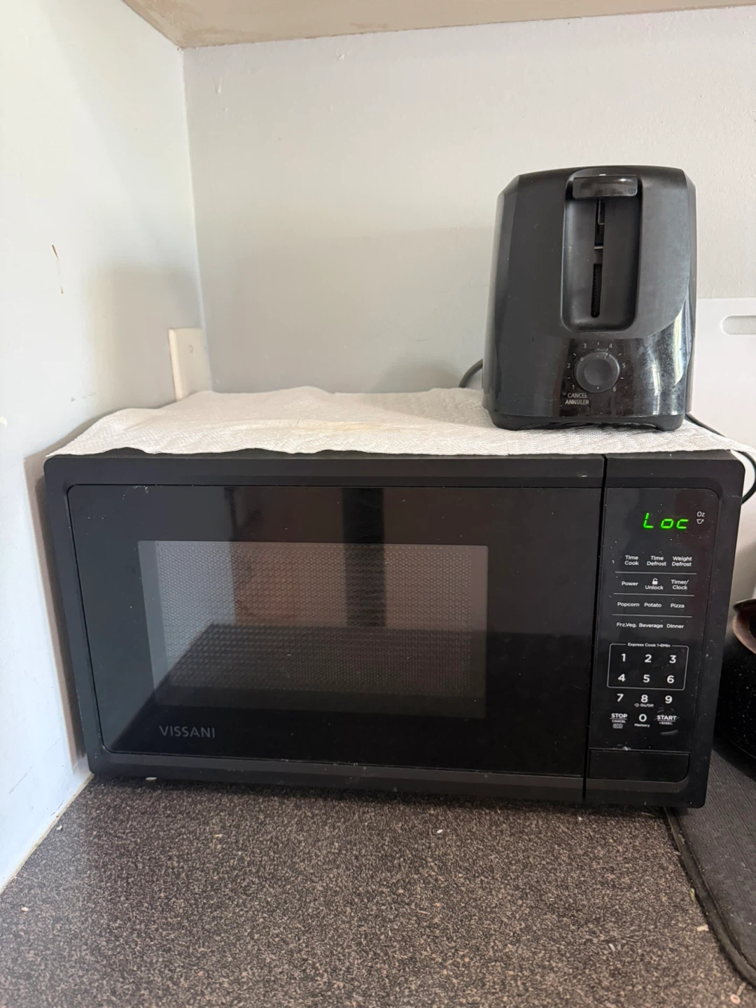 VISSANI Microwave Oven + Free Toaster