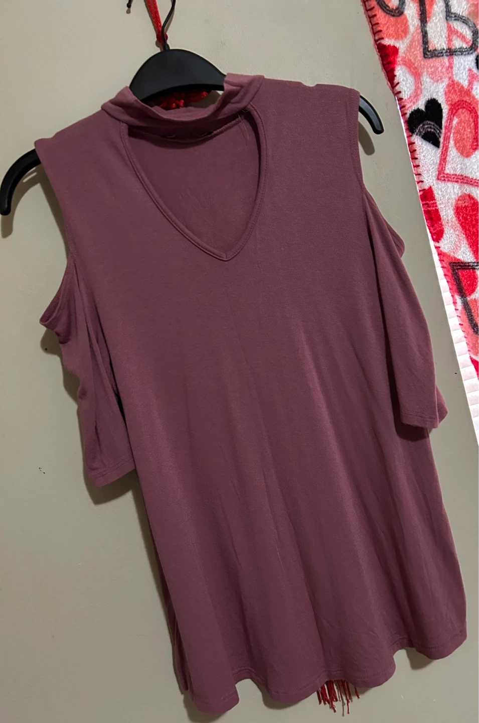 suzy shier Cold Shoulder Cut-out T-Shirt - photo 2
