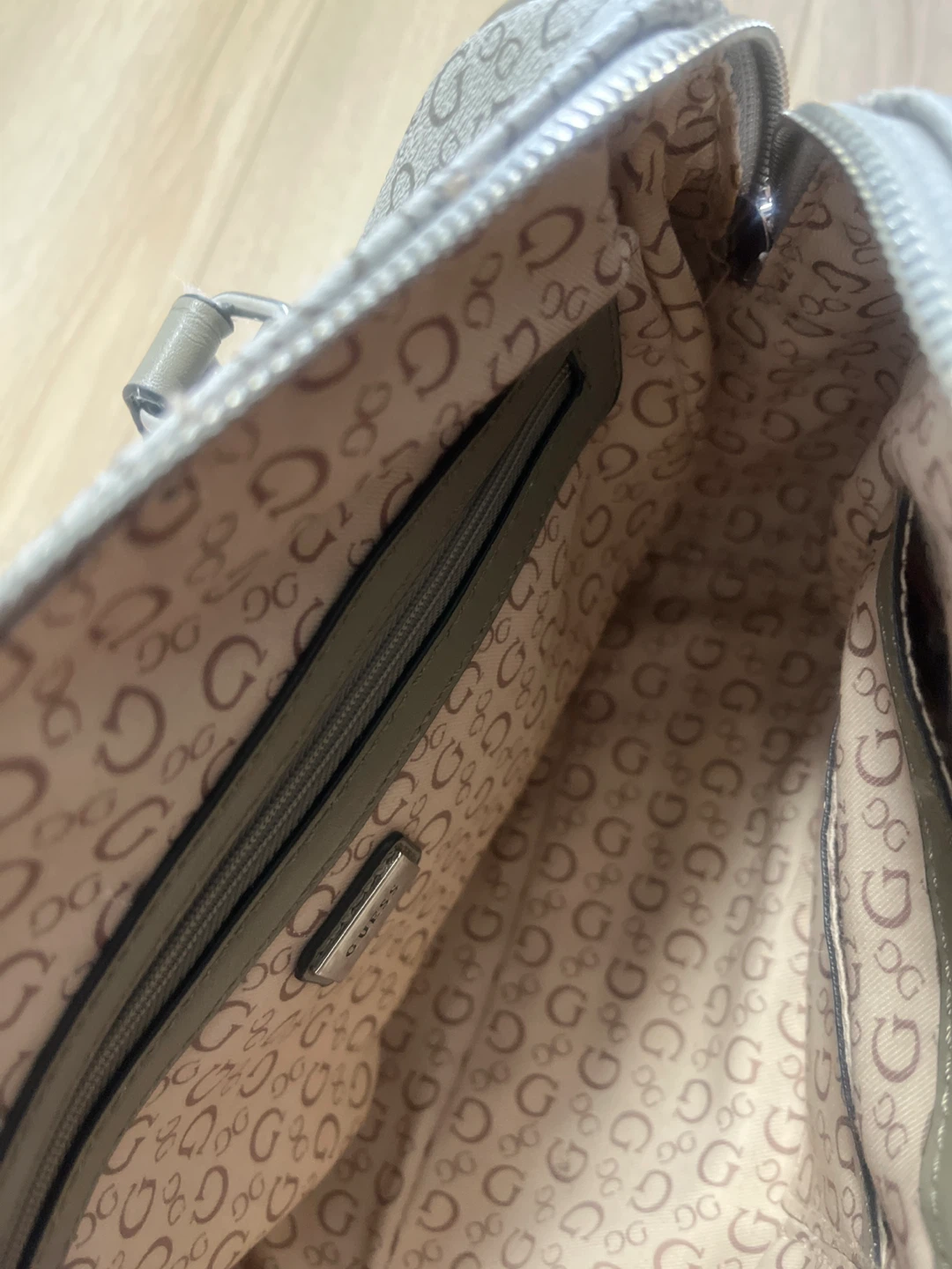 Guess Monogram Barrel Bag - photo 4