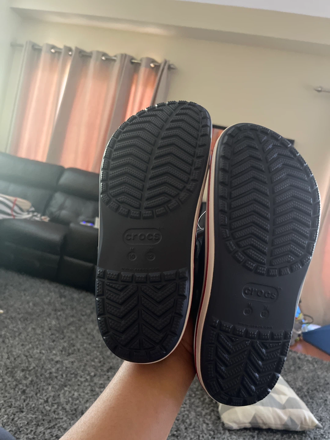 Navy blue crocs never worn - photo 2