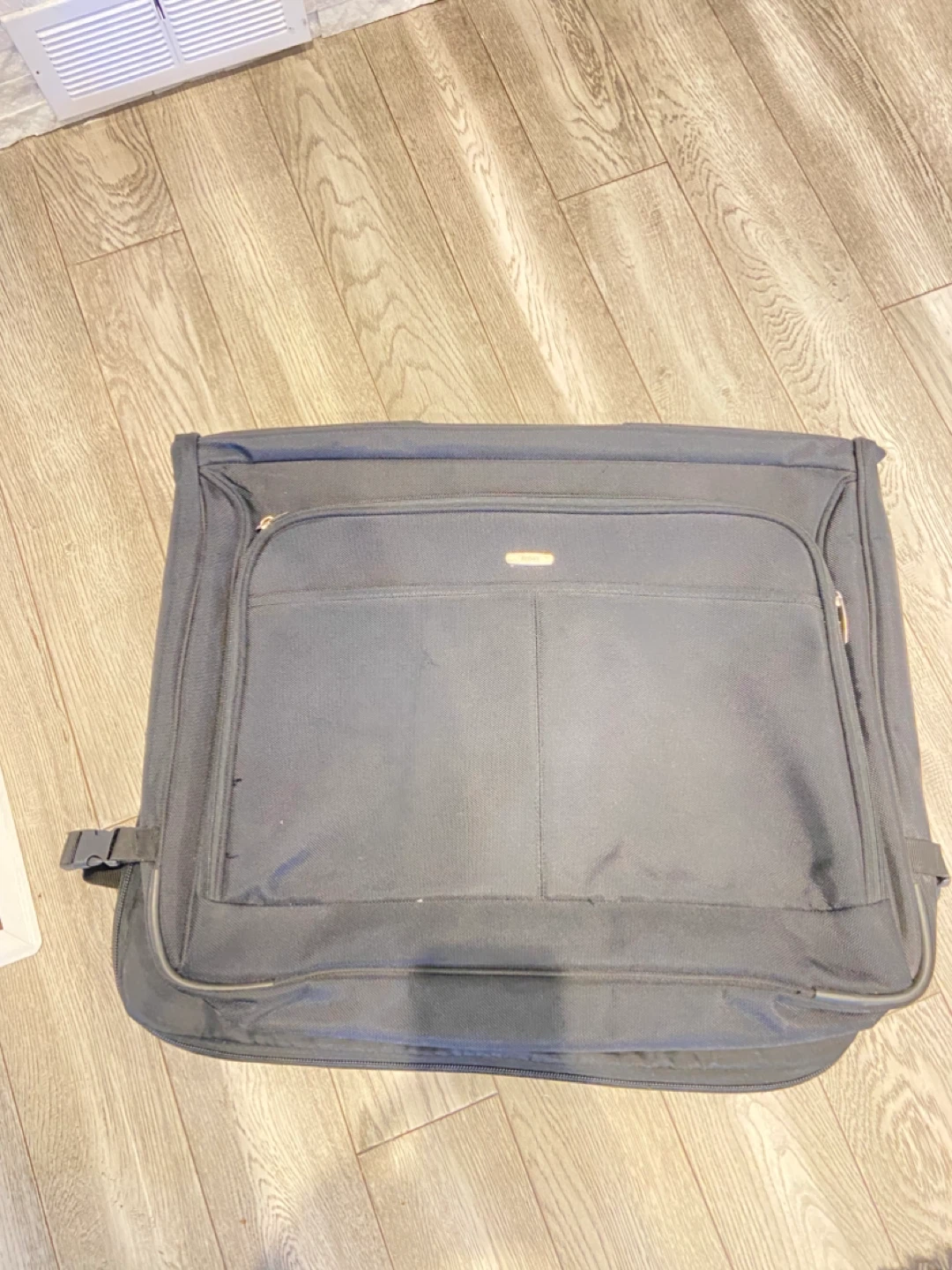 Embark Garment Bag