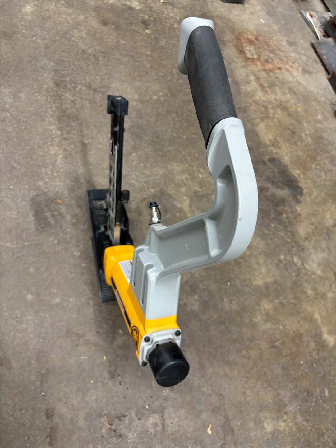 Bostich 2 In 1 Nailer BTFT 12569 Flooring Gun - photo 5