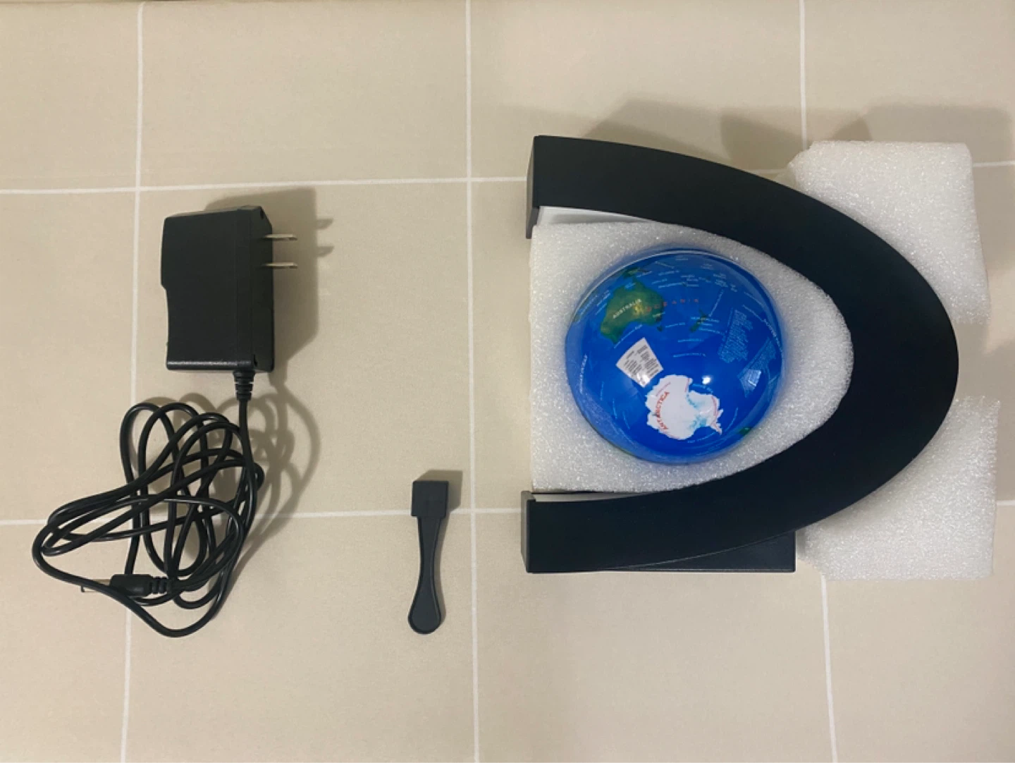 Magnetic Floating Globe Lamp – Tested and Working - photo 4