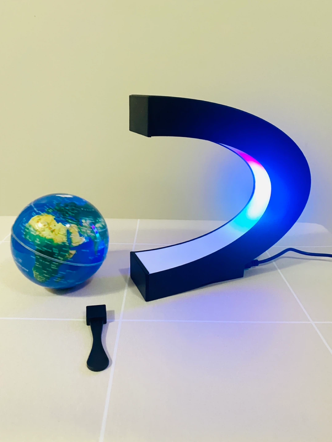 Magnetic Floating Globe Lamp – Tested and Working - photo 2