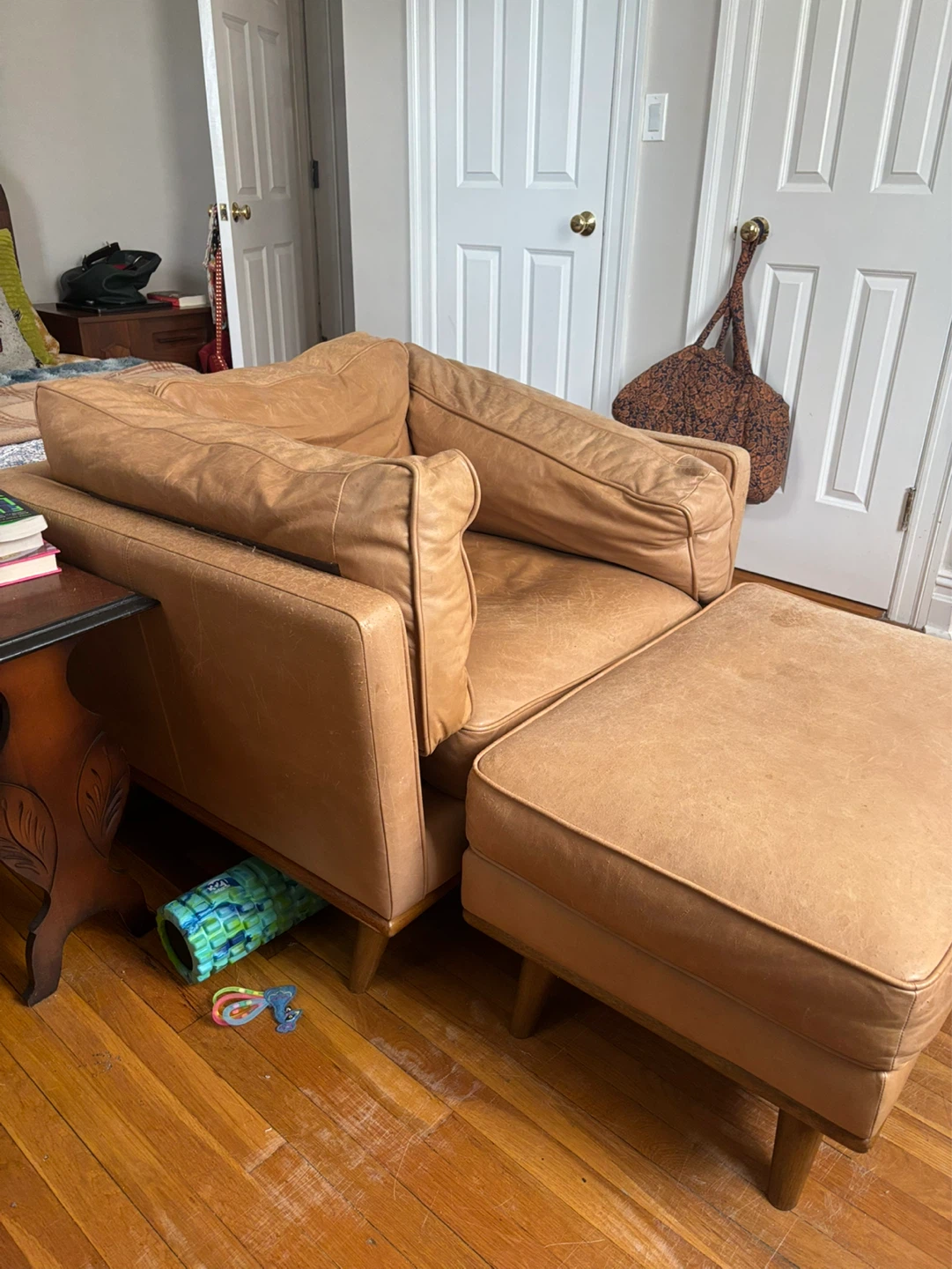 West elm Leather Armchair with Ottoman - photo 4