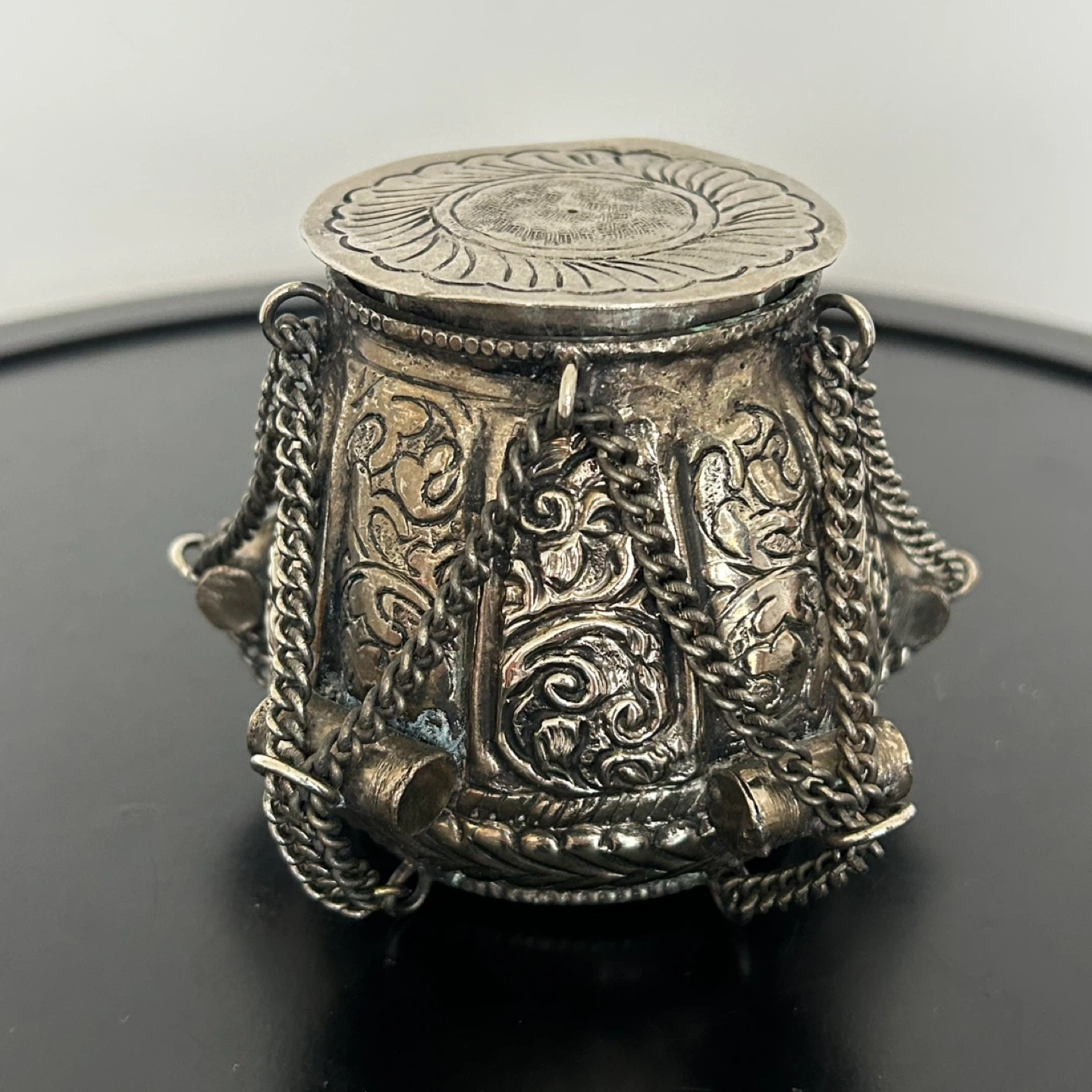Pair of Vintage Southeast Asian Repoussé Silver-Tone Pots - photo 5