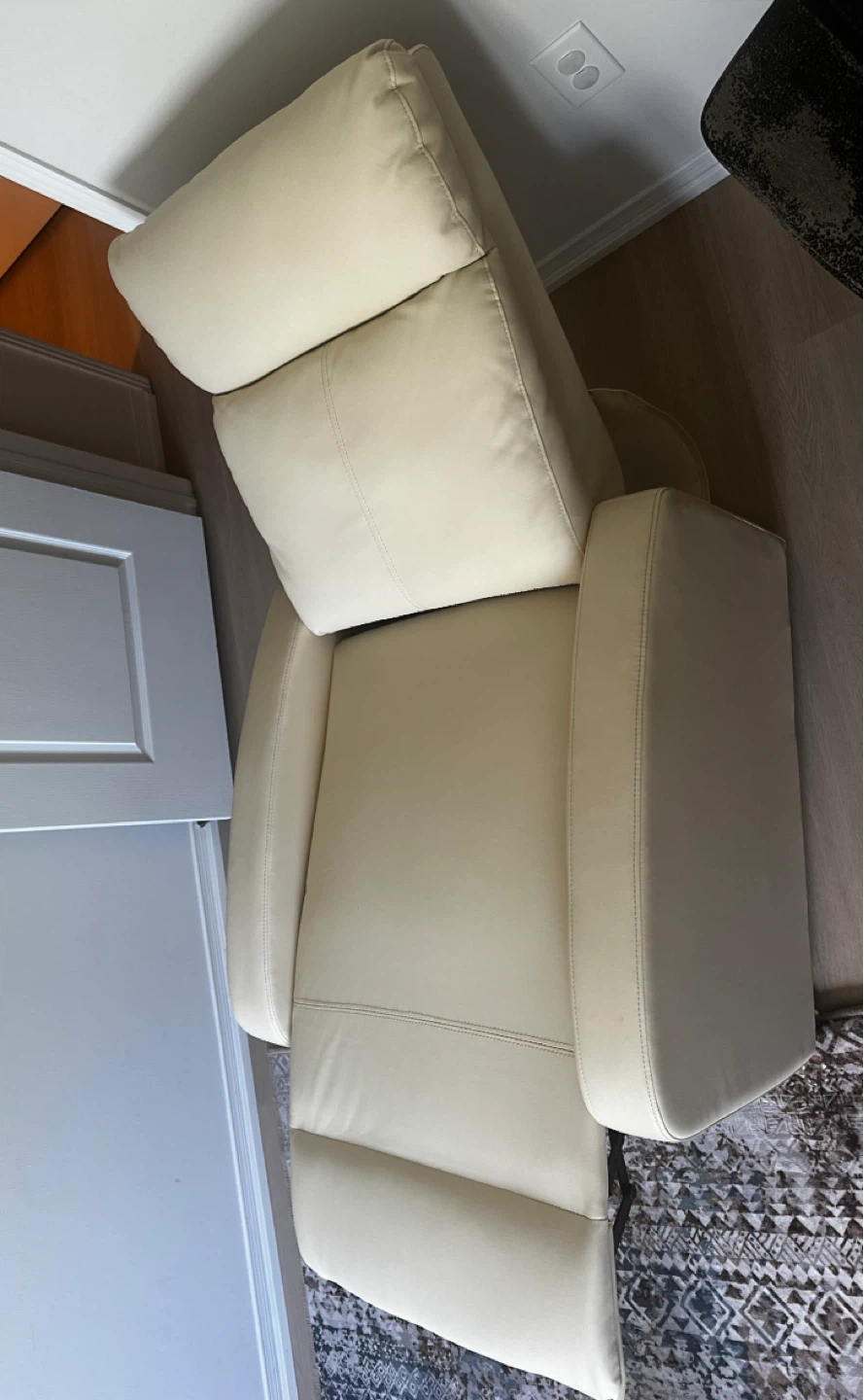 Cream Recliner Chair - photo 3