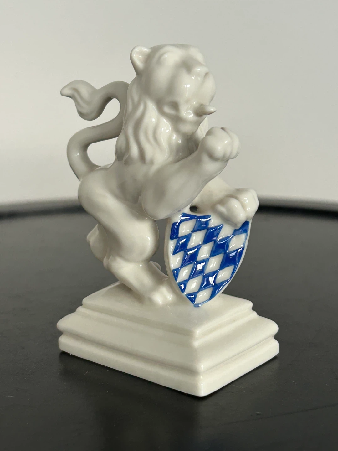 Vintage Nymphenburg Porcelain Bavarian Lion - photo 4