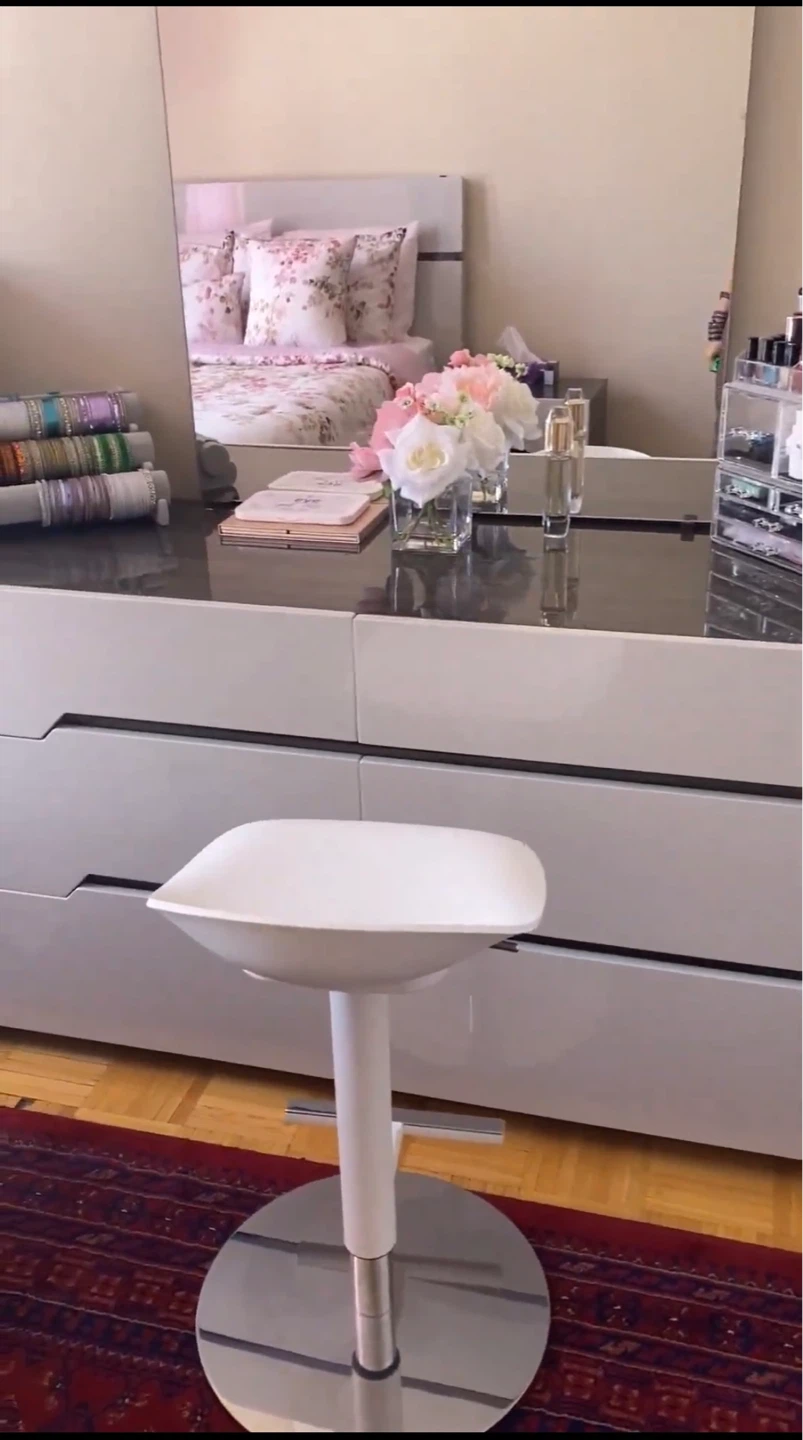 White modern dresser with LED lights - photo 2