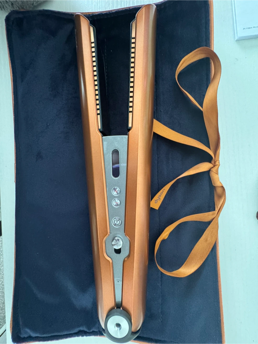 Dyson hair straightener - photo 2