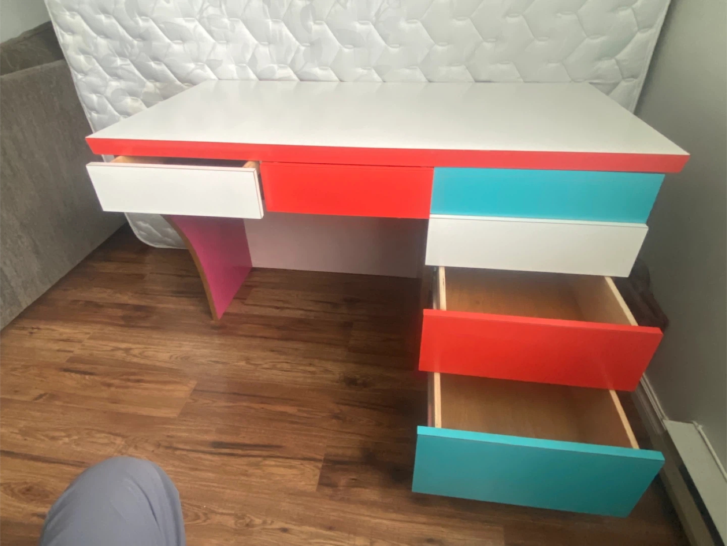 Kids Desk with colourful drawers - photo 3