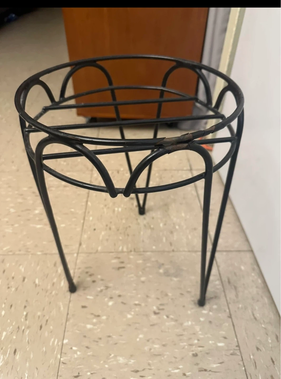 Black Metal Wire Plant Stand