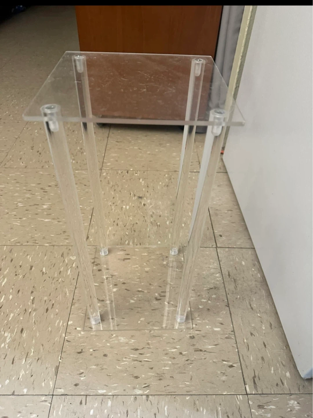 Clear Acrylic Pedestal Stand