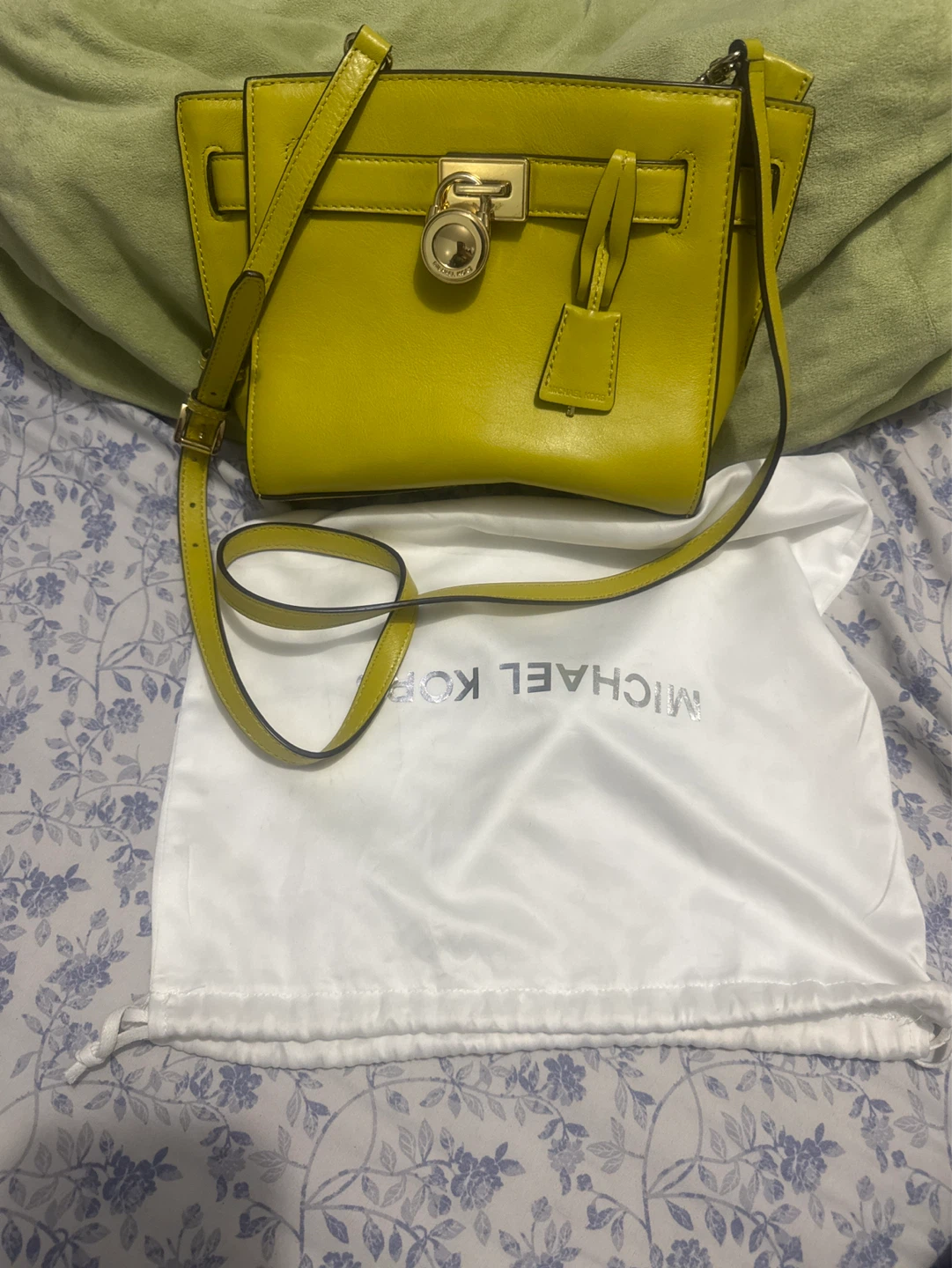 Michael Kors Leather Crossbody Bag - Fluorescent Yellow - photo 4