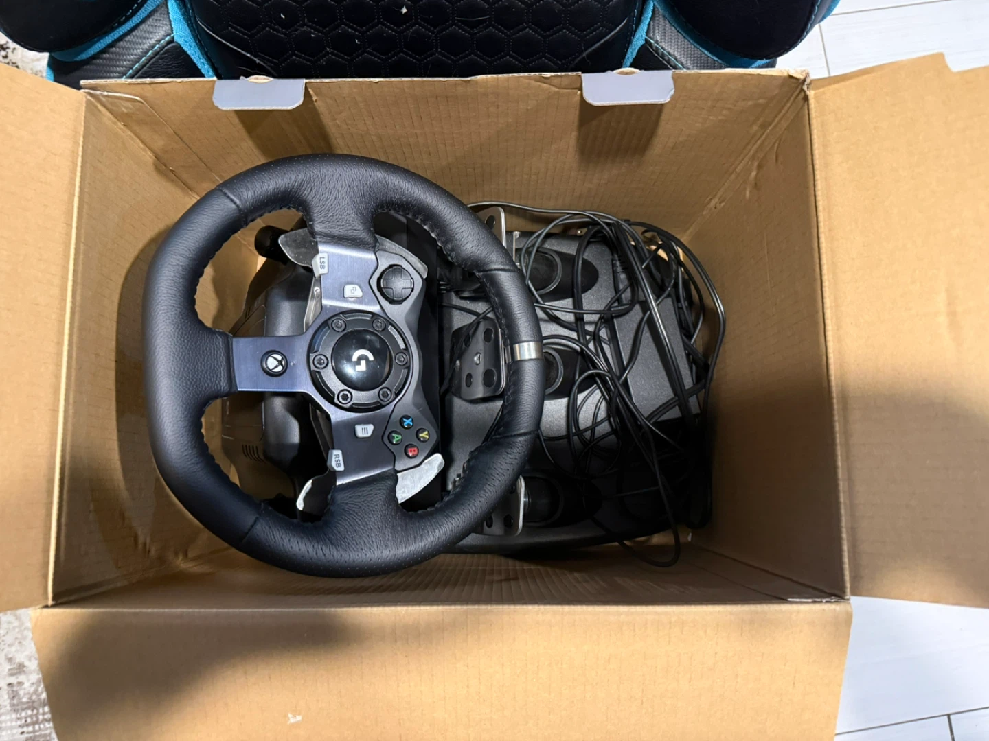 Logitech G920 Driving Force Racing Wheel and Pedals - photo 2