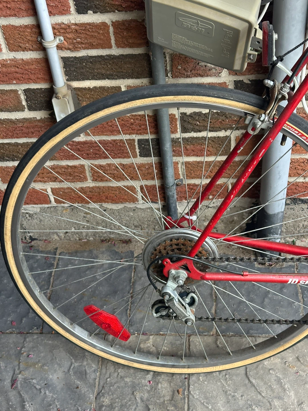 RED PRO TOUR 10-SPEED ROAD BIKE - photo 3