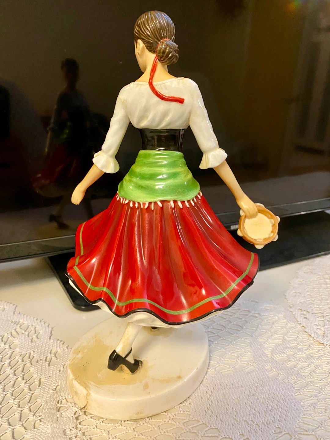 Royal Doulton Italian Folk Dance HN 5644 Figurine - photo 4