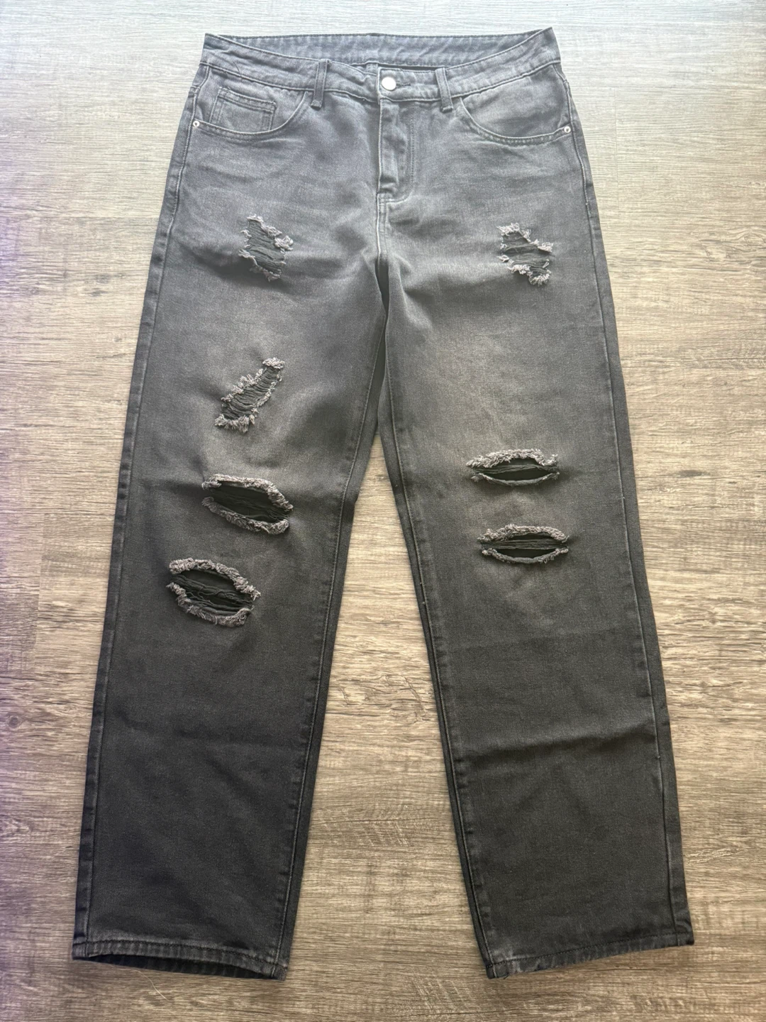 Distressed Denim Jeans - Unique designs - photo 4