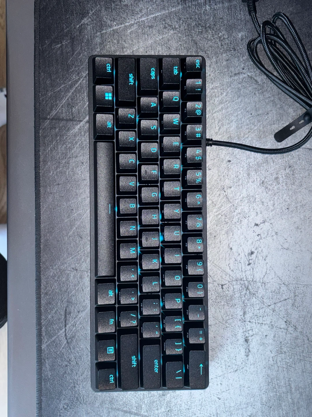 Razer Huntsman Mini 60% Gaming Keyboard with cables and box. - photo 2