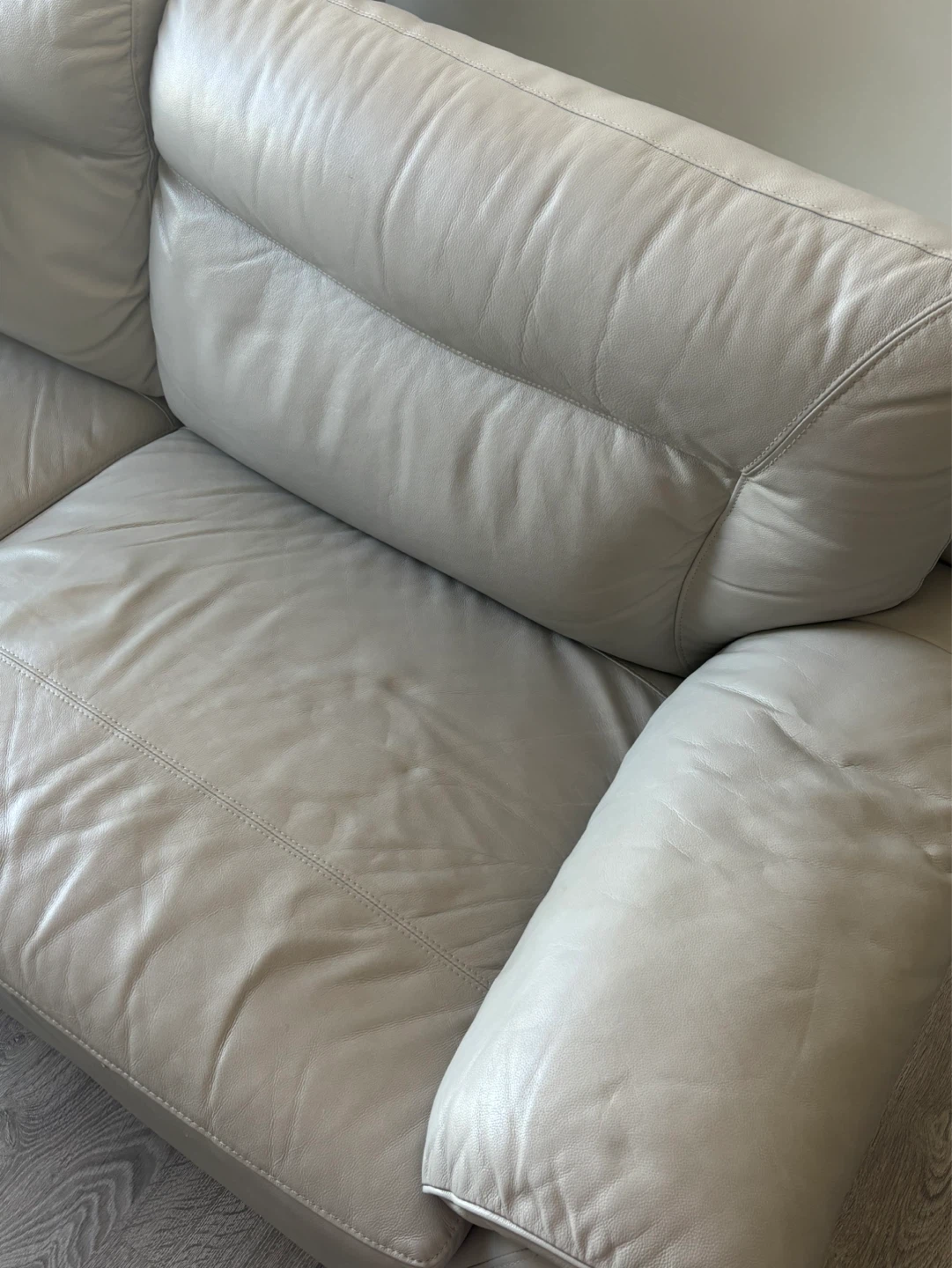 Leather Sofa + free coffee table - photo 2