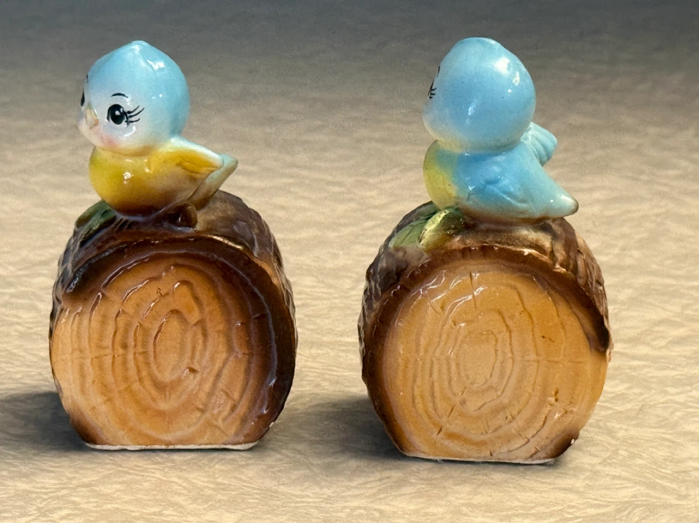 Vintage Blue Bird on a log Salt and Pepper Set - photo 3