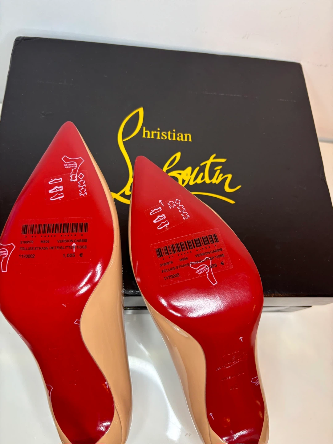 Christian Louboutin Beige Patent Leather Heels - photo 2