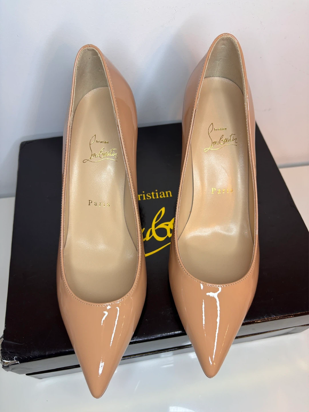 Christian Louboutin Beige Patent Leather Heels - photo 3