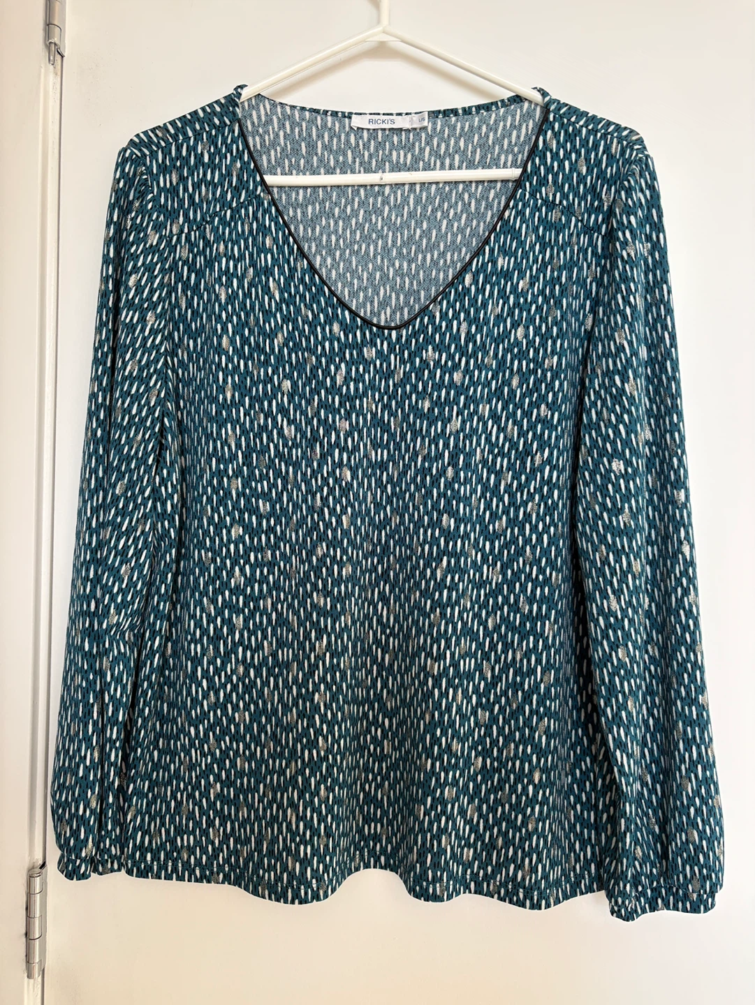 L/XL Long Sleeve Blouse Ricki’s