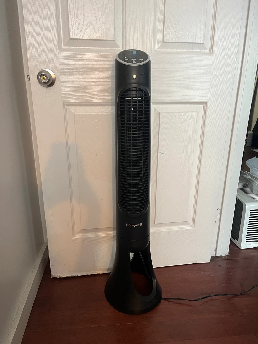 Honeywell QuietSet Tower Fan - photo 2