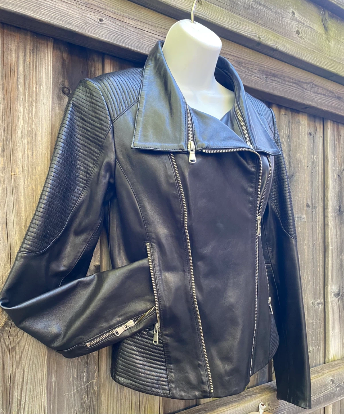 Danier Leather Moto Jacket, Size XS - photo 3