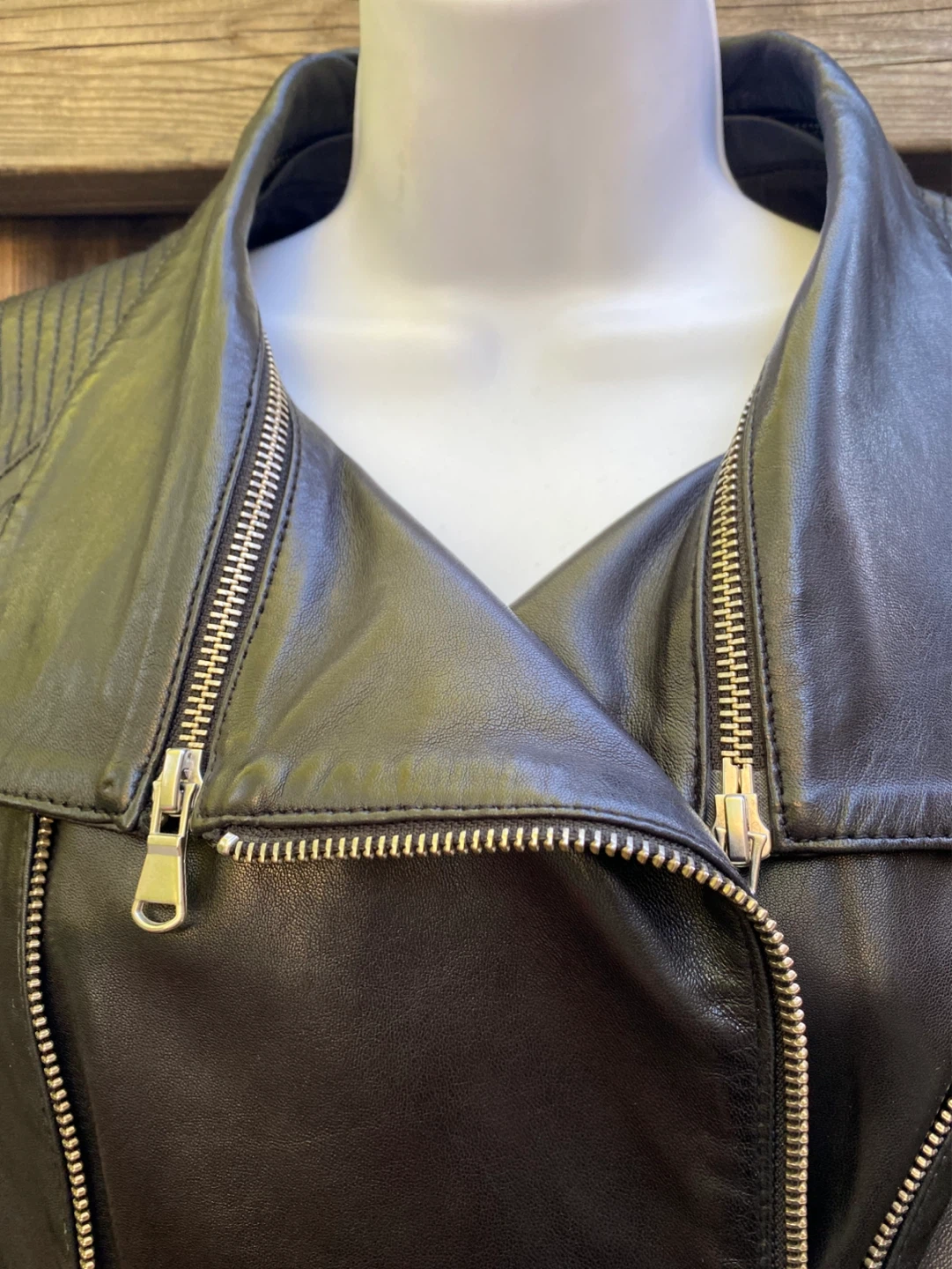 Danier Leather Moto Jacket, Size XS - photo 5