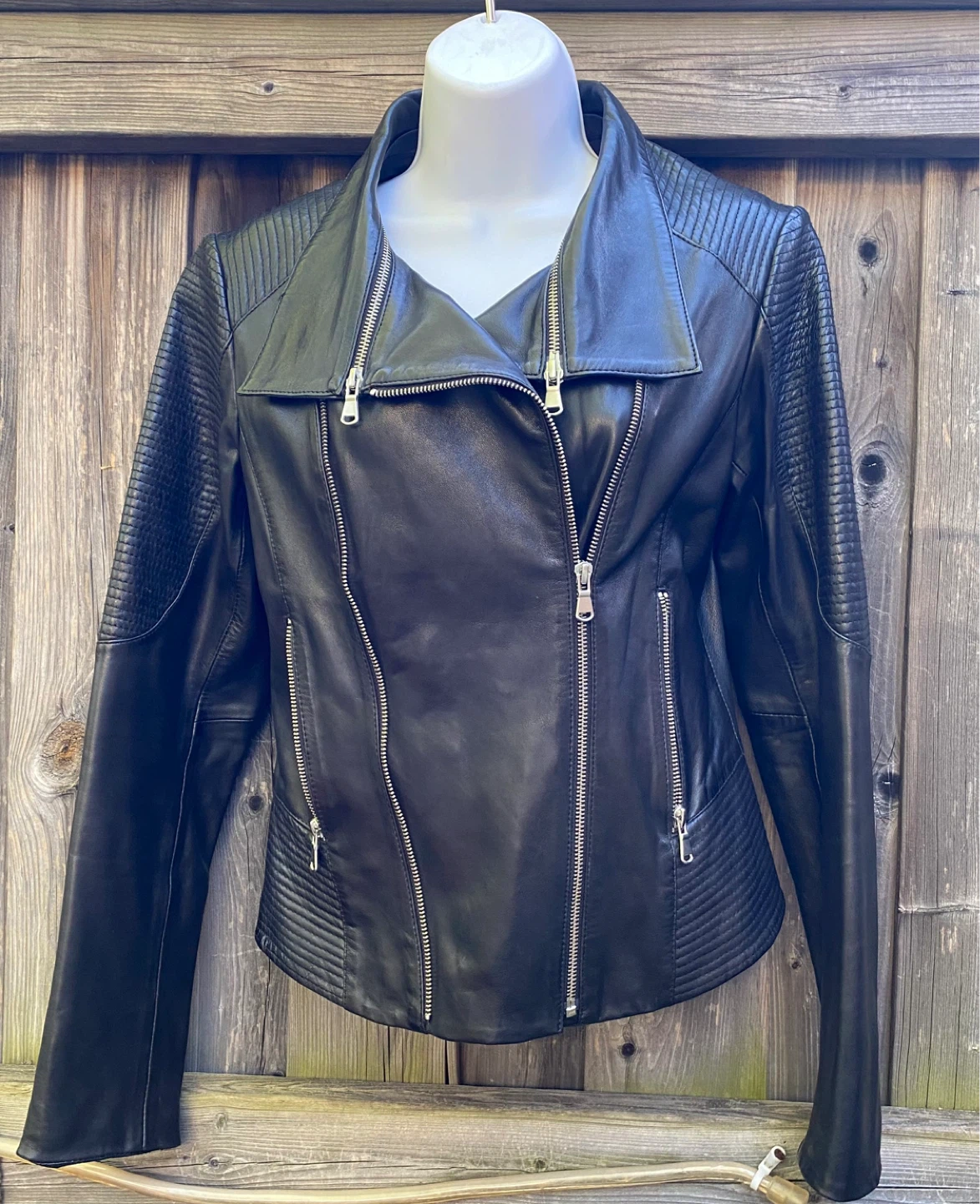 Danier Leather Moto Jacket, Size XS - photo 2