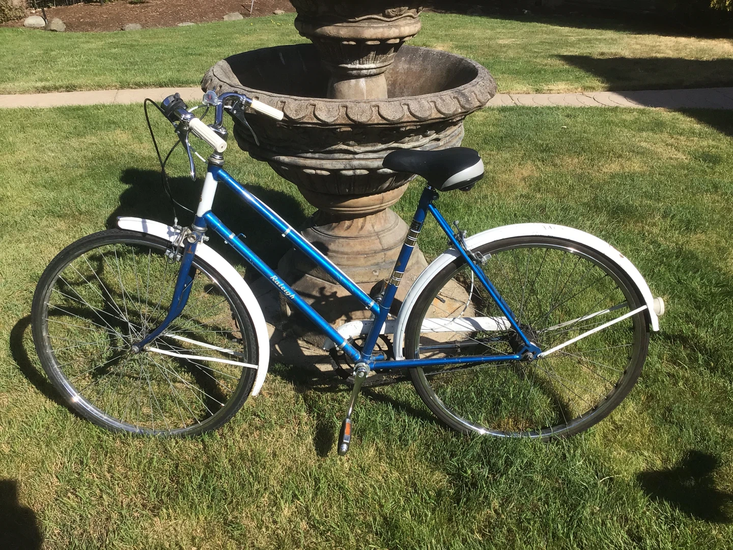Blue Raleigh Women's Cruiser Bike - photo 3