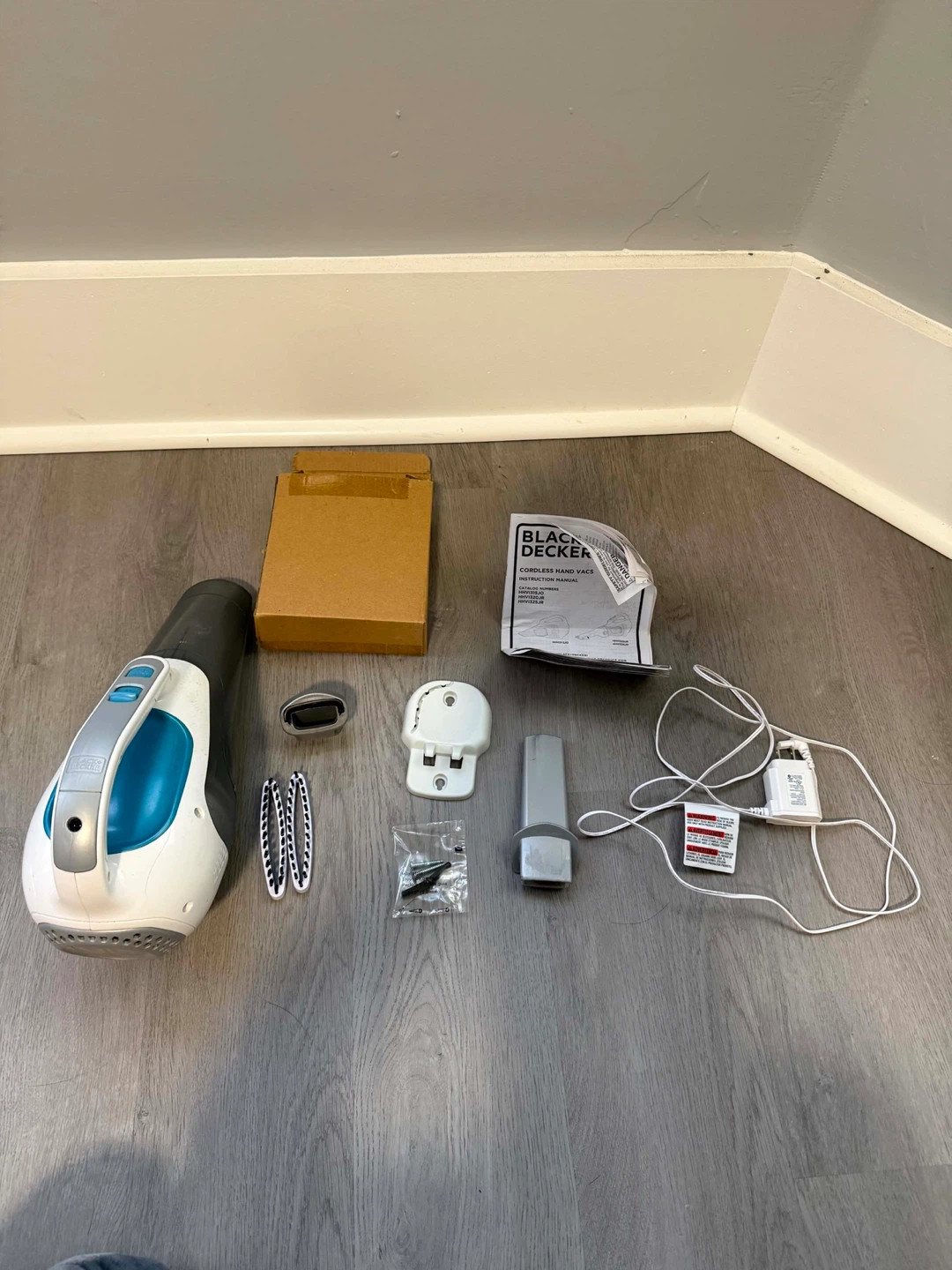 BLACK+DECKER Handheld Vacuum