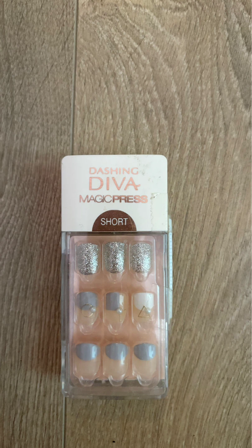 Dashing Diva MagicPress Short Press-On Nails