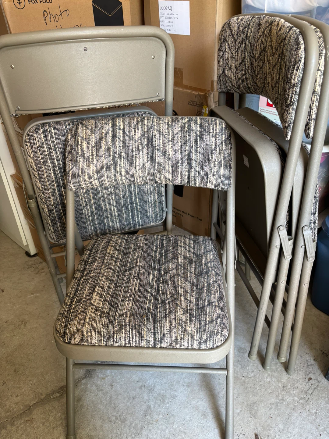 Folding Chairs with Padded Seats (4 chairs)