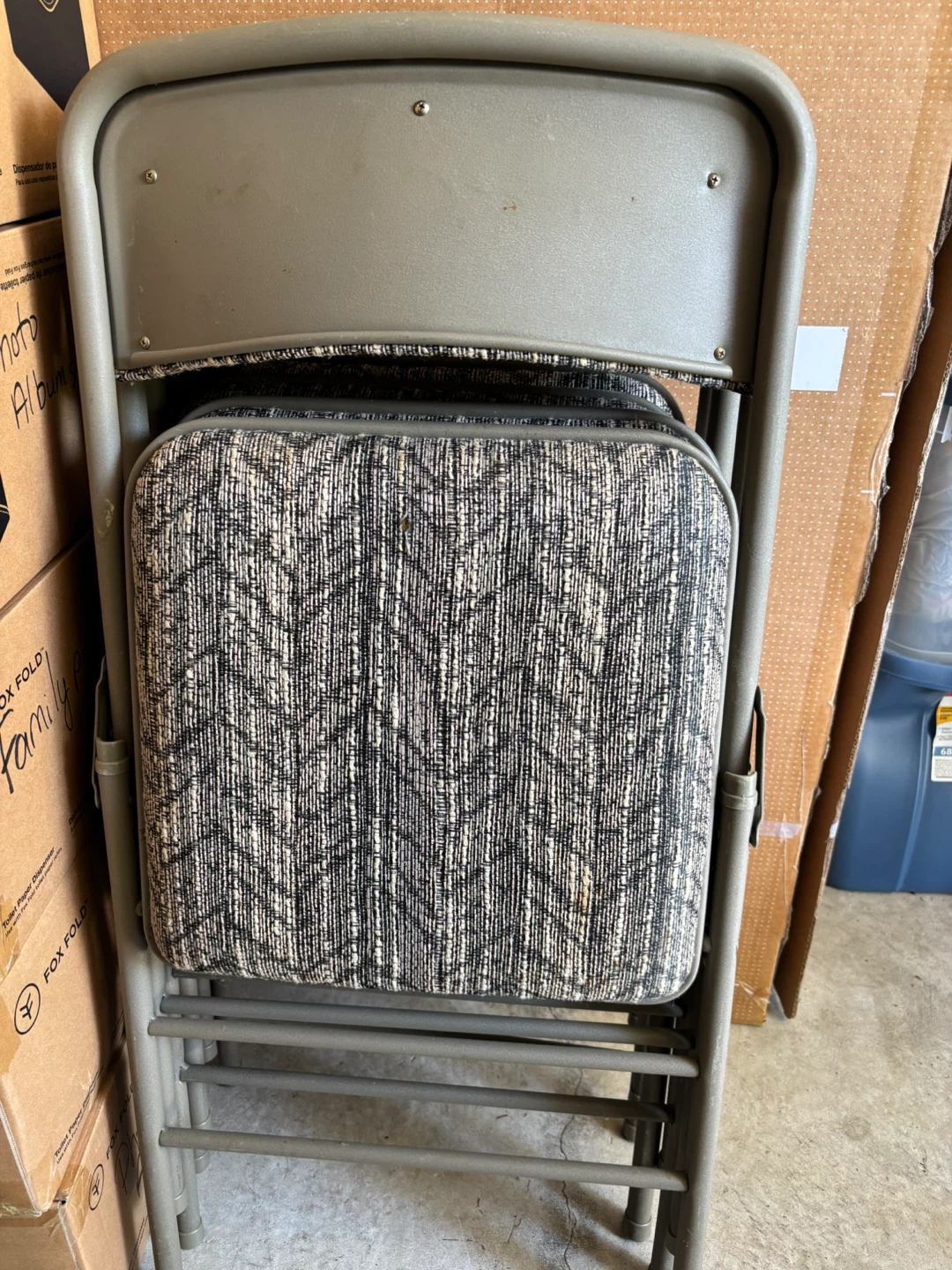 Folding Chairs with Padded Seats (4 chairs) - photo 3