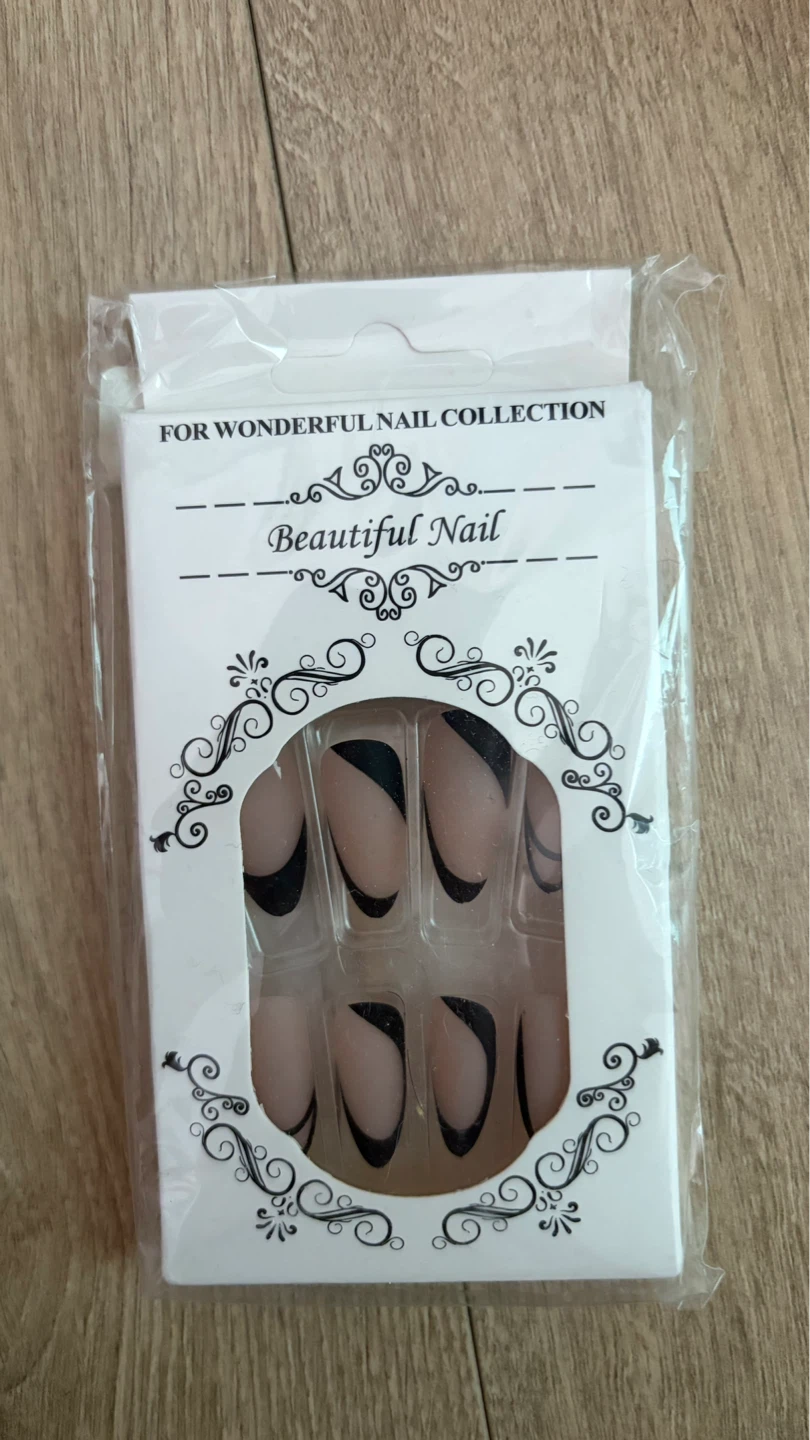 24pcs Press-On Nails Set