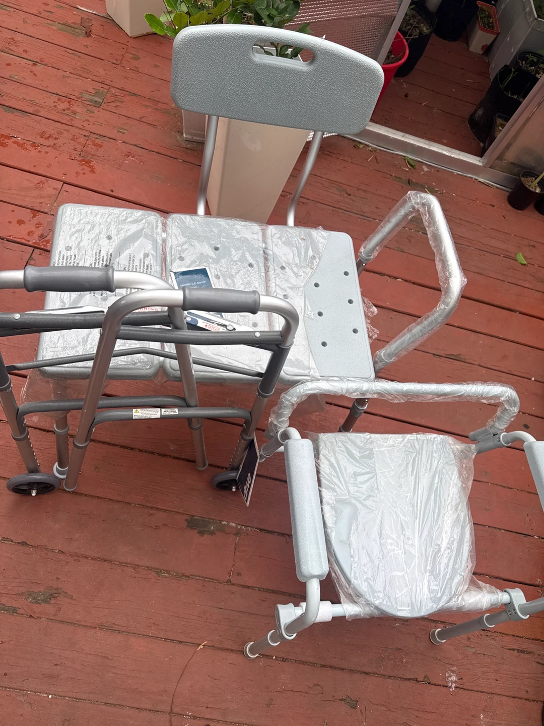 Silla inodoro  andador  adult   Adult Commode Walker. 1x$40