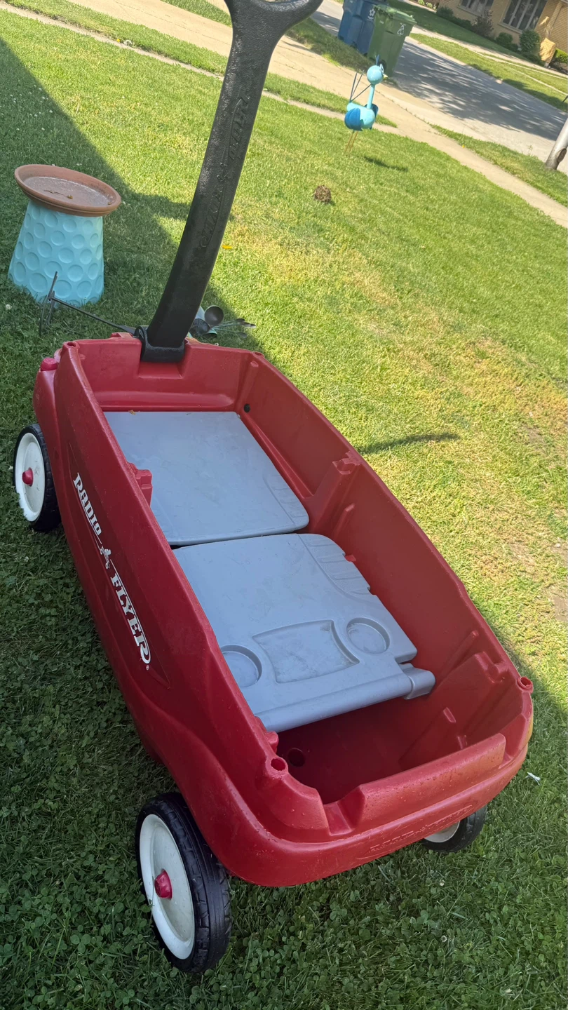 Radio Flyer All-Terrain Wagon check more pictures - photo 2