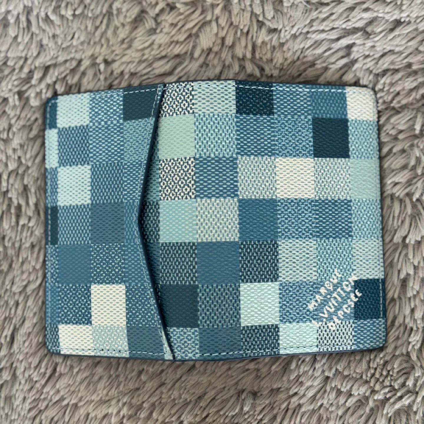 Louis Vuitton Damier Azur Card Holder - photo 3