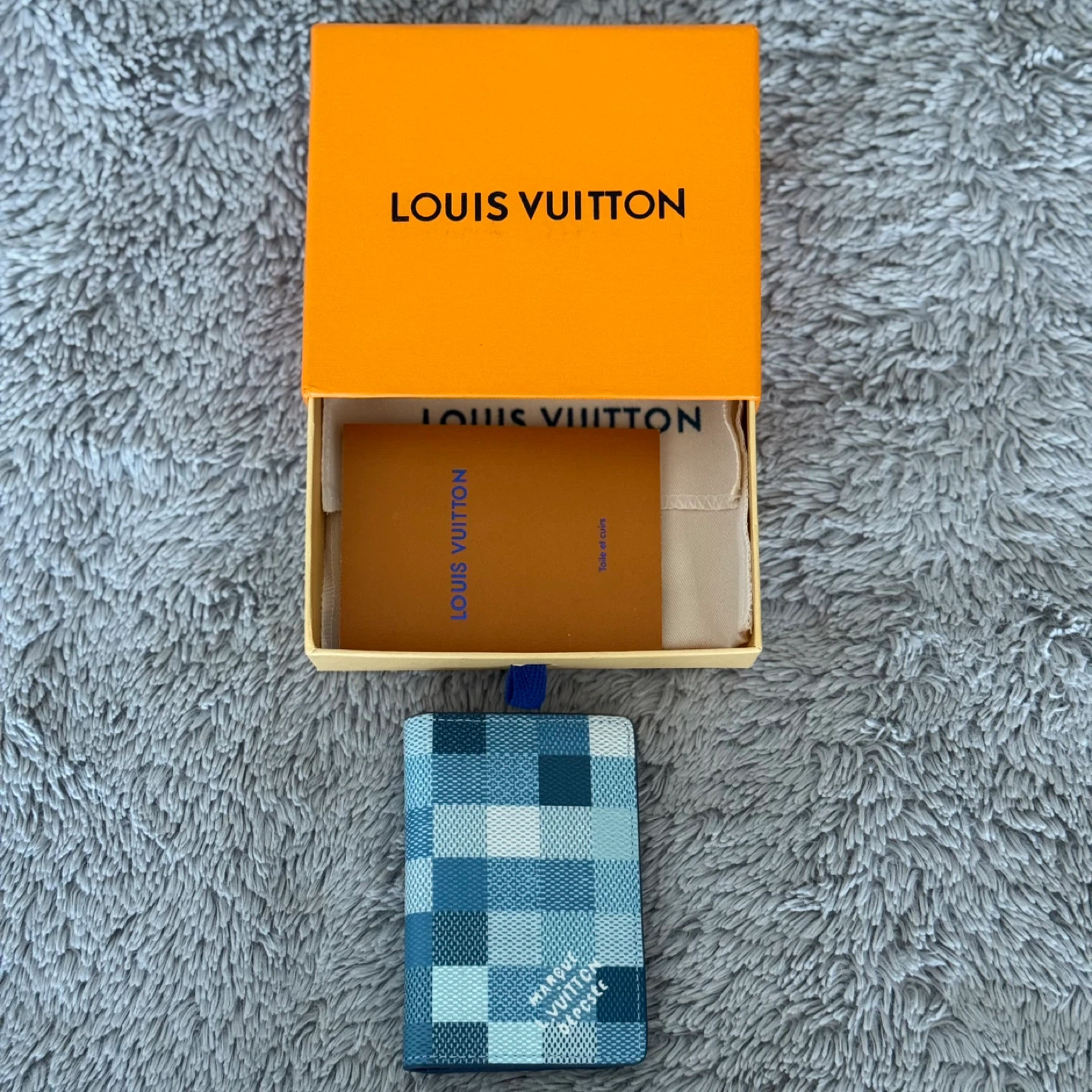 Louis Vuitton Damier Azur Card Holder - photo 5
