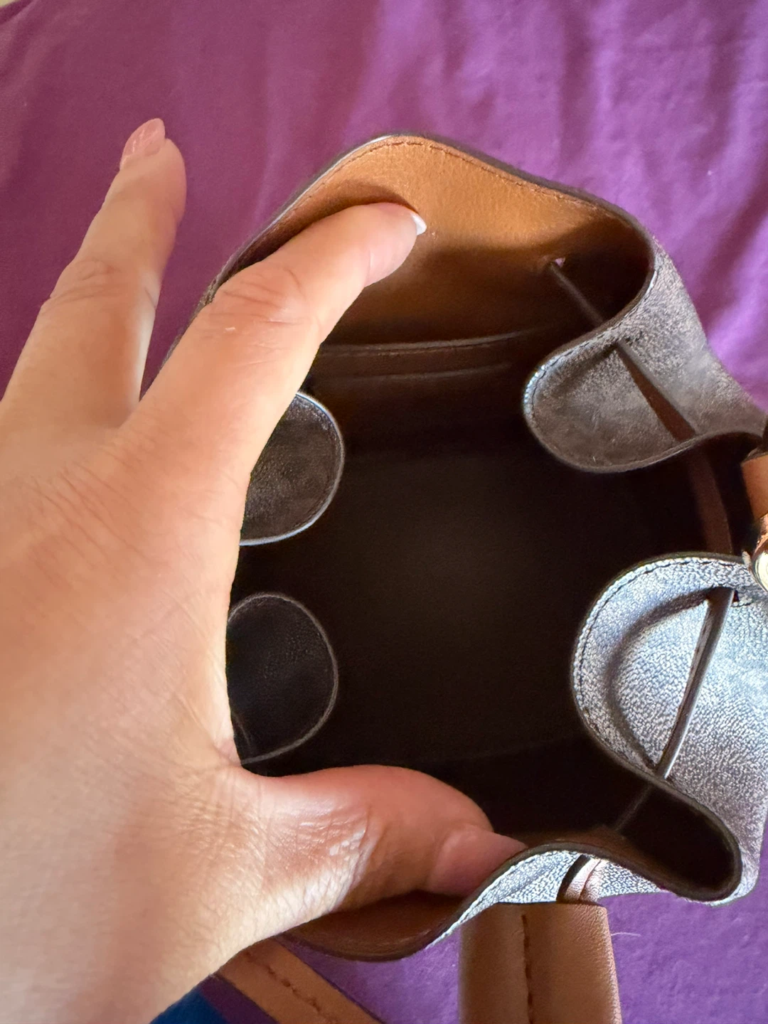 Michael Kors Bucket Bag - photo 3