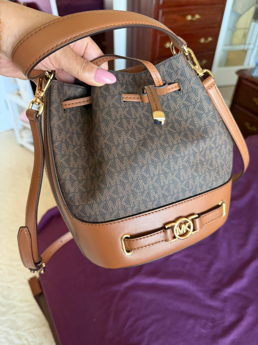 Michael Kors Bucket Bag - photo 4